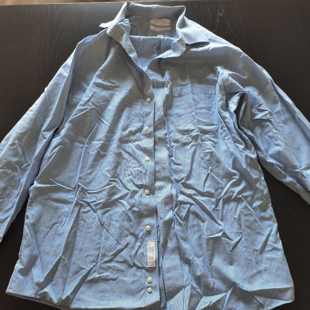 Round Tree & Yorke Gold Label Dress Shirt Non-Iron 33/16 Fitted